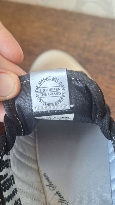 Adidas красовка. Женский обувь