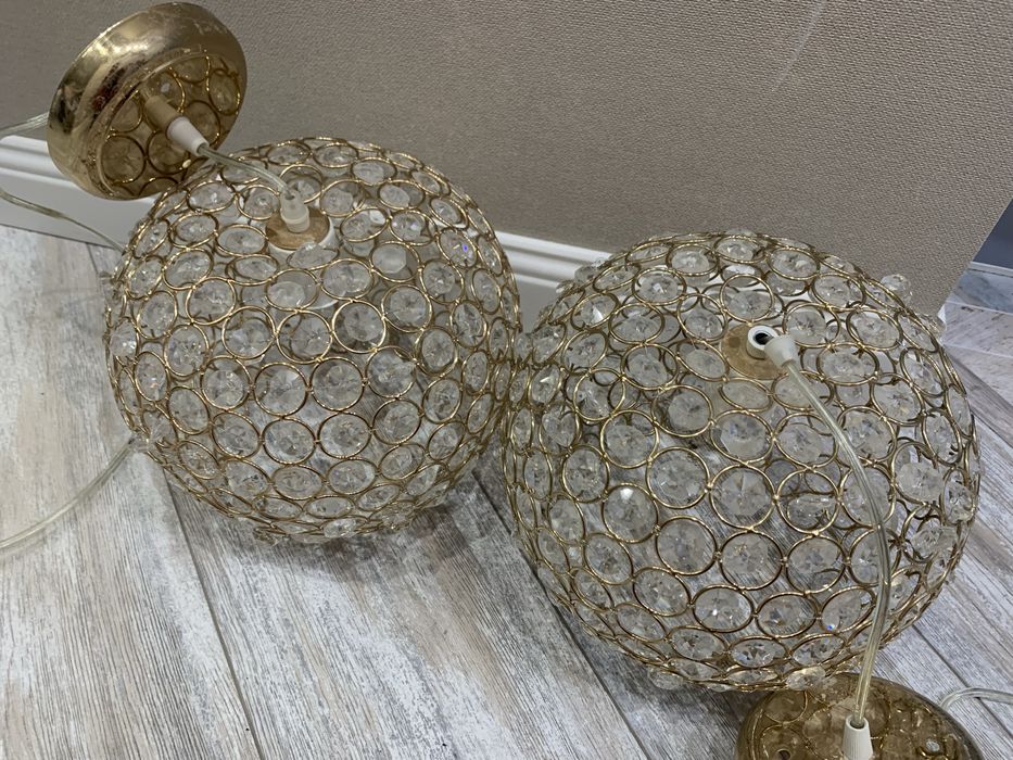 Люстра золотистая