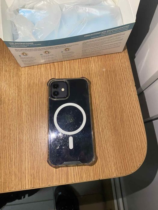 Vând iPhone 12 In stare perfecta
