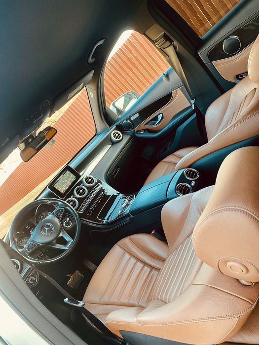 Mercedes GLC 250 • 204CP • 4x4 • 2016 • Interior deosebit • Proprietar