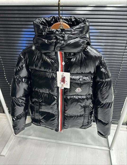 Moncler Куртка Новая размеры Есть