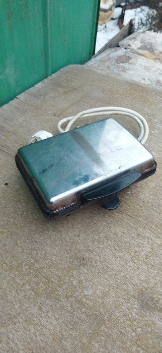 Продам вафельницу