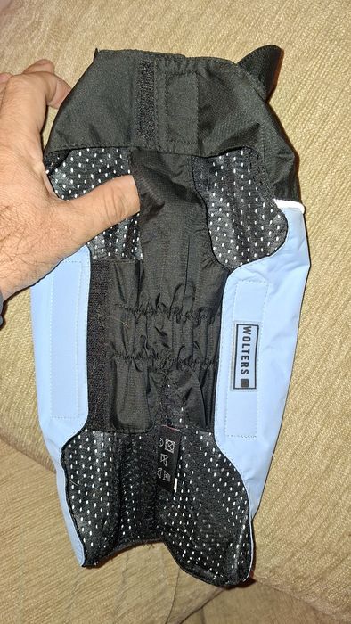 Hăinuțe, ham, zgardă pentru cățel talie mică.