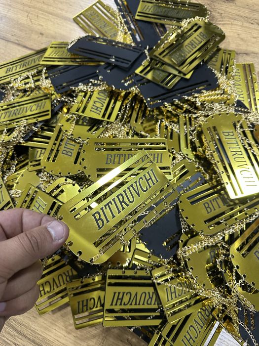 Bitiruvchi, Graduate, Выпускник