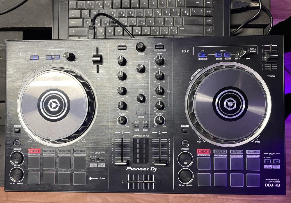 Dj контроллер
