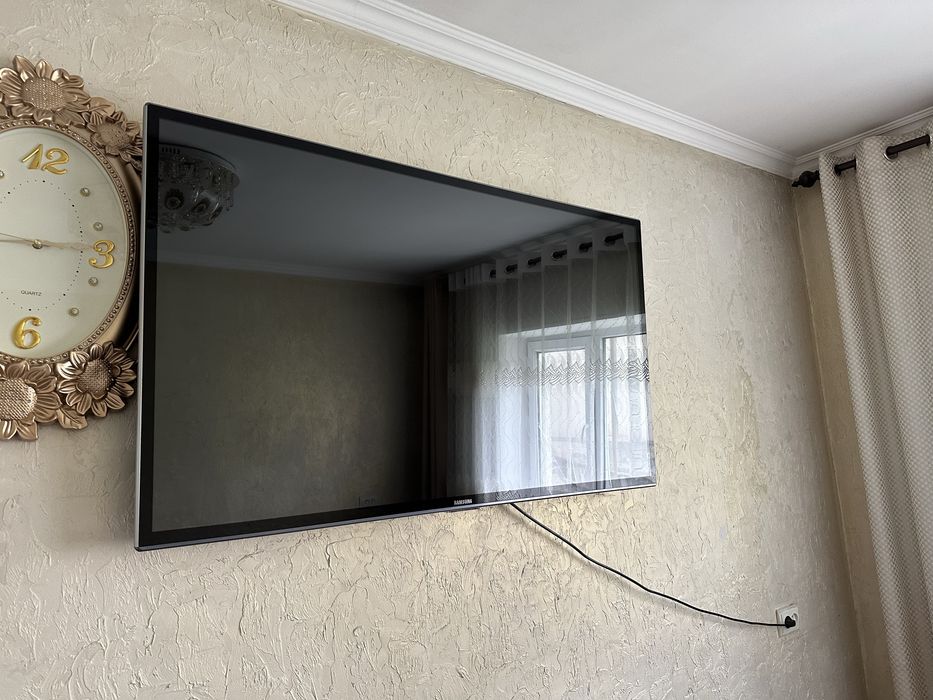 Продаю телевизор срочно!