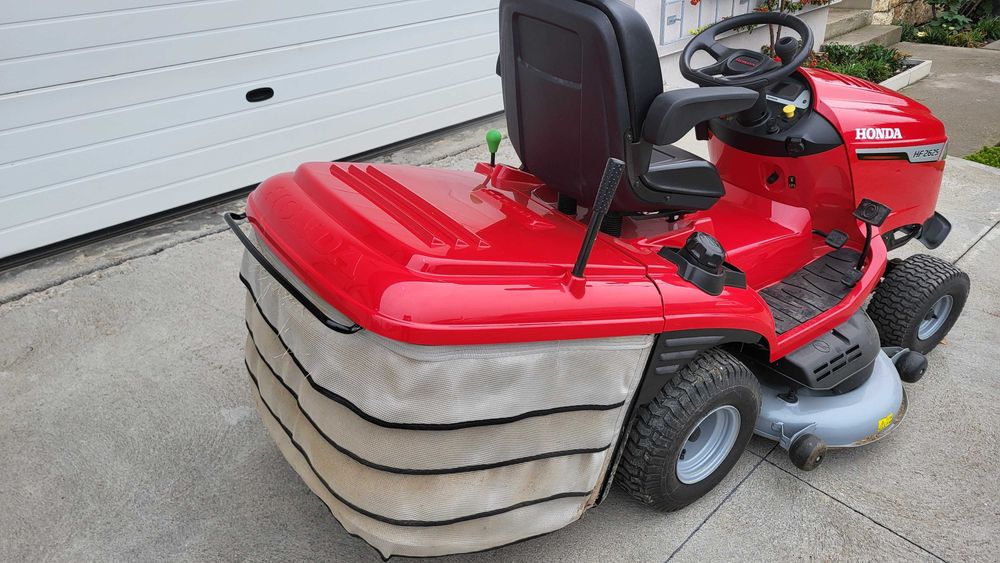Градински трактор косачка HONDA - HF2625K1 HMEH