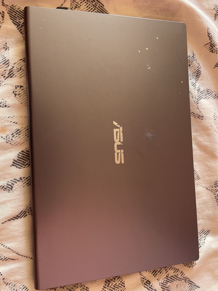 Asus X515MA лаптоп - 16GB RAM, SSD, с мишка и клавиатура