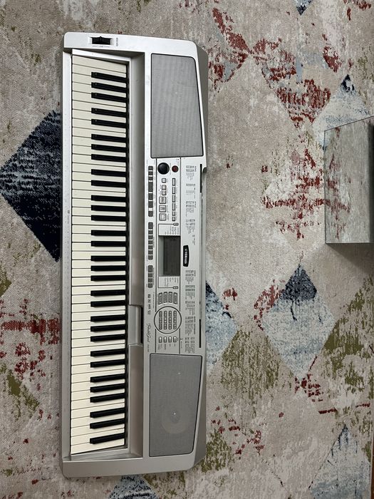 Продам синтезатор ямаха в хорошем состояний звучит отлично