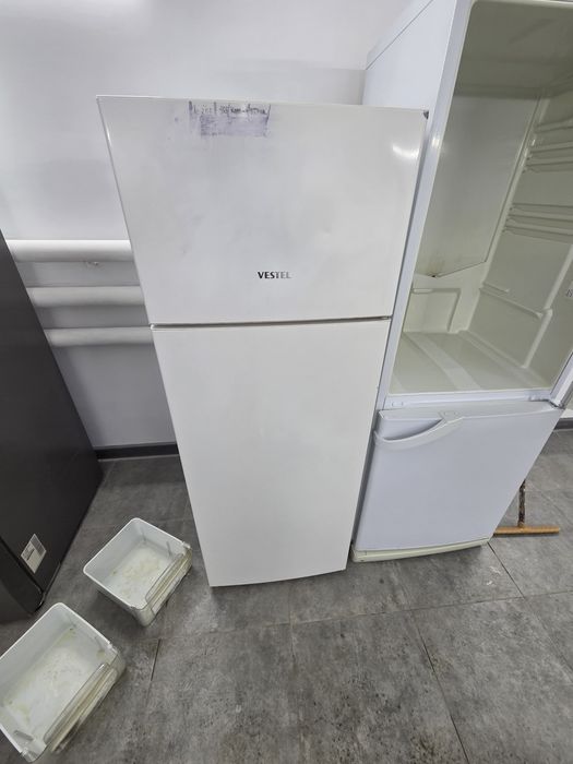 Продам холодильники