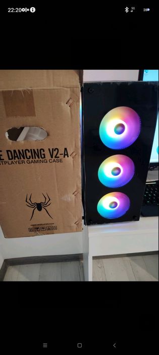 Продавам настолен компютър без монитор