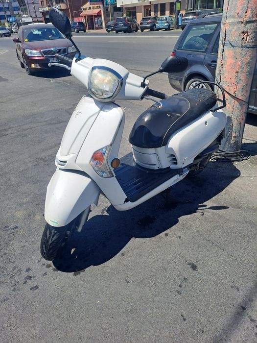 Scuter limitat 25kmh
