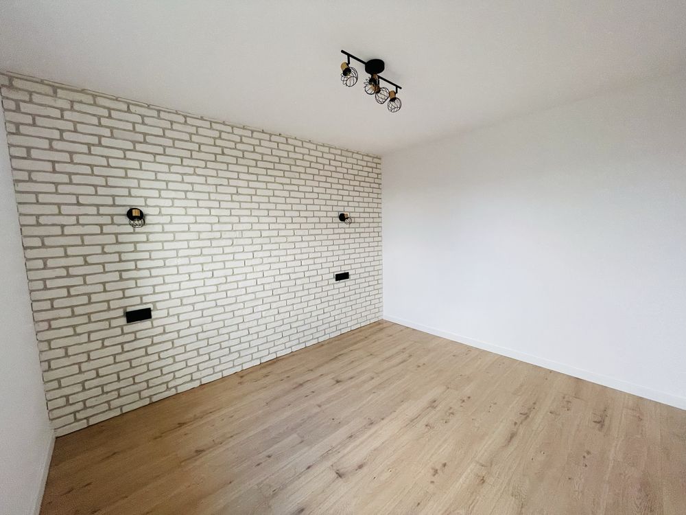 Casa tip triplex intr-un ansamblu rezidential, aproape de oras!