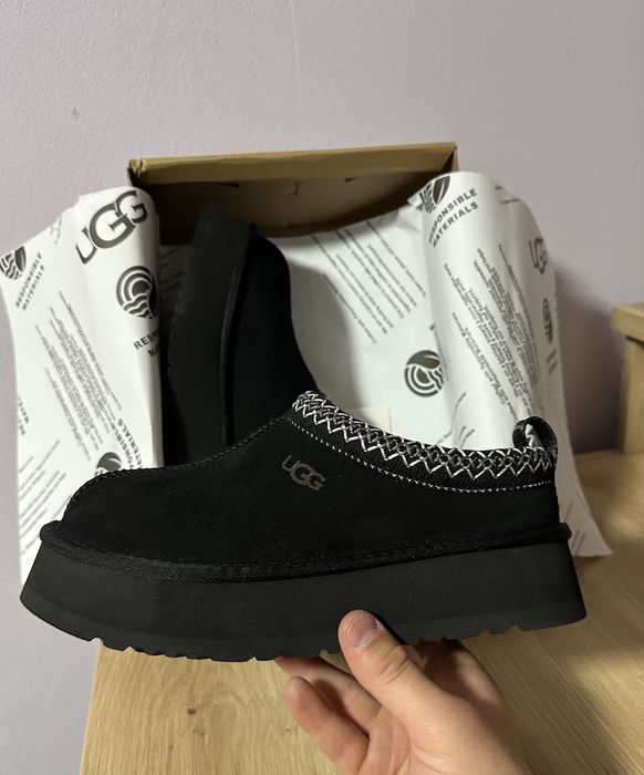 UGG Tazz Black.