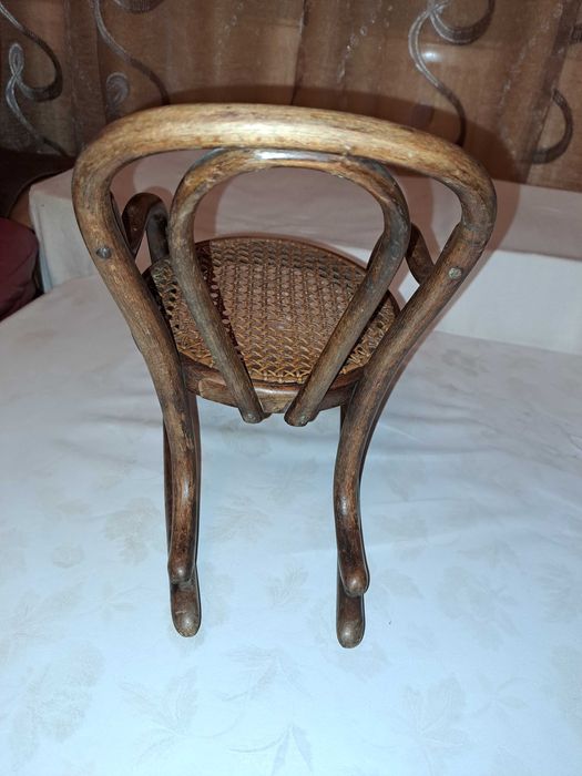 balansoar lemn papusi vechi stil Thonet