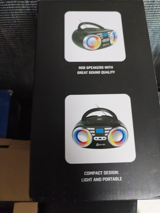 Casetofon cu lumini și bluetooth