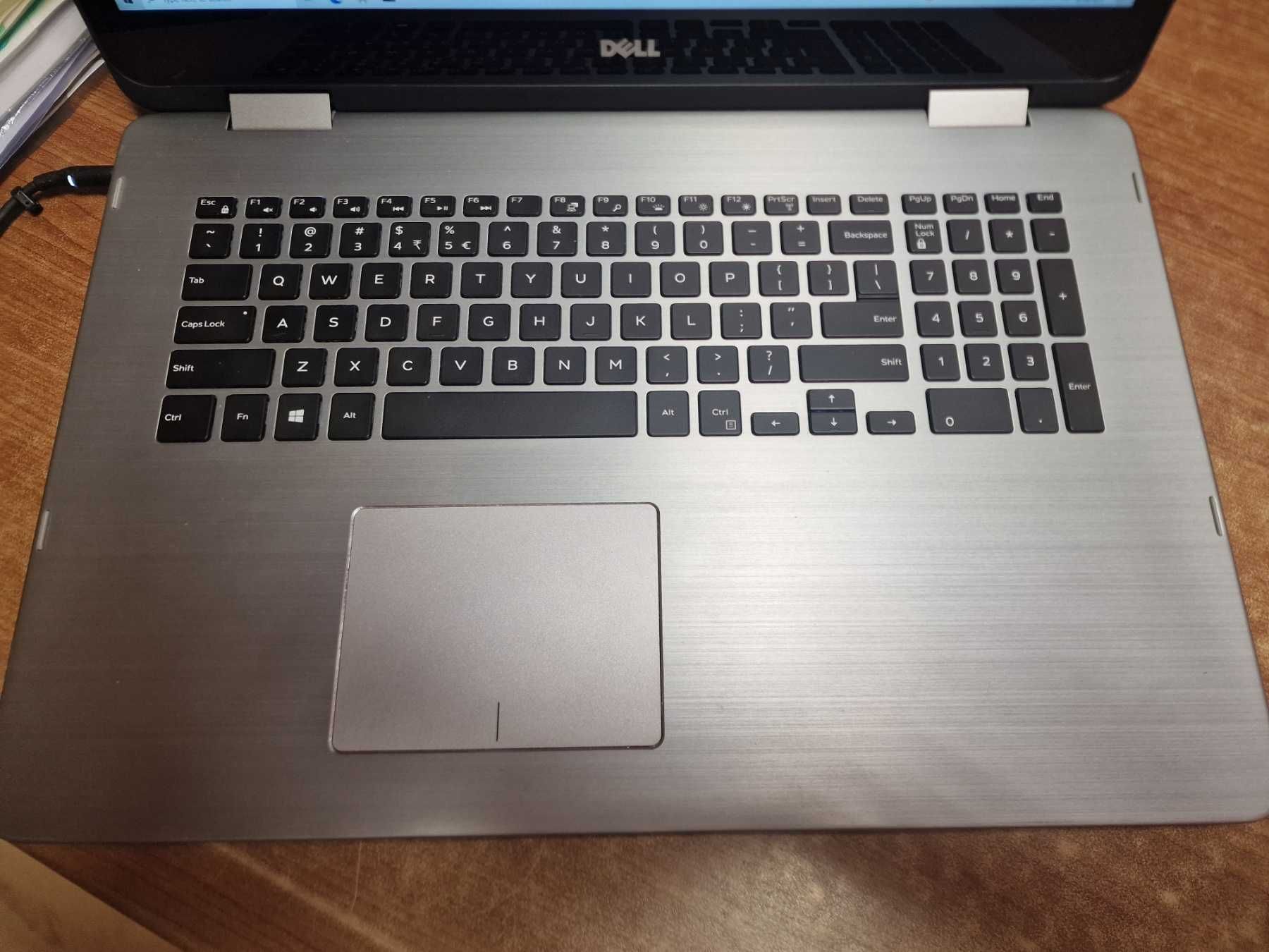 Лаптоп DELL inspirion 17 7779