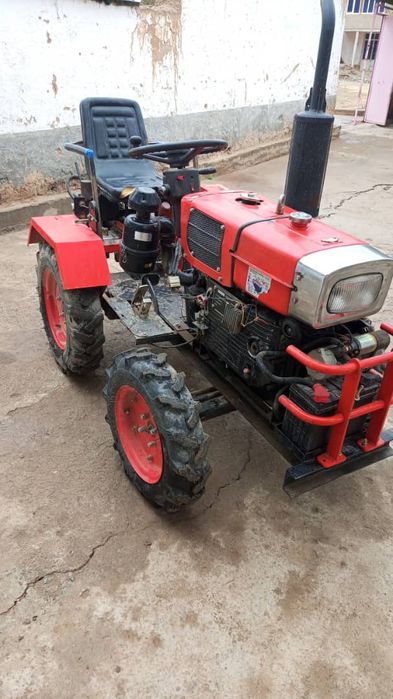Mini Tractor Zubr 1105