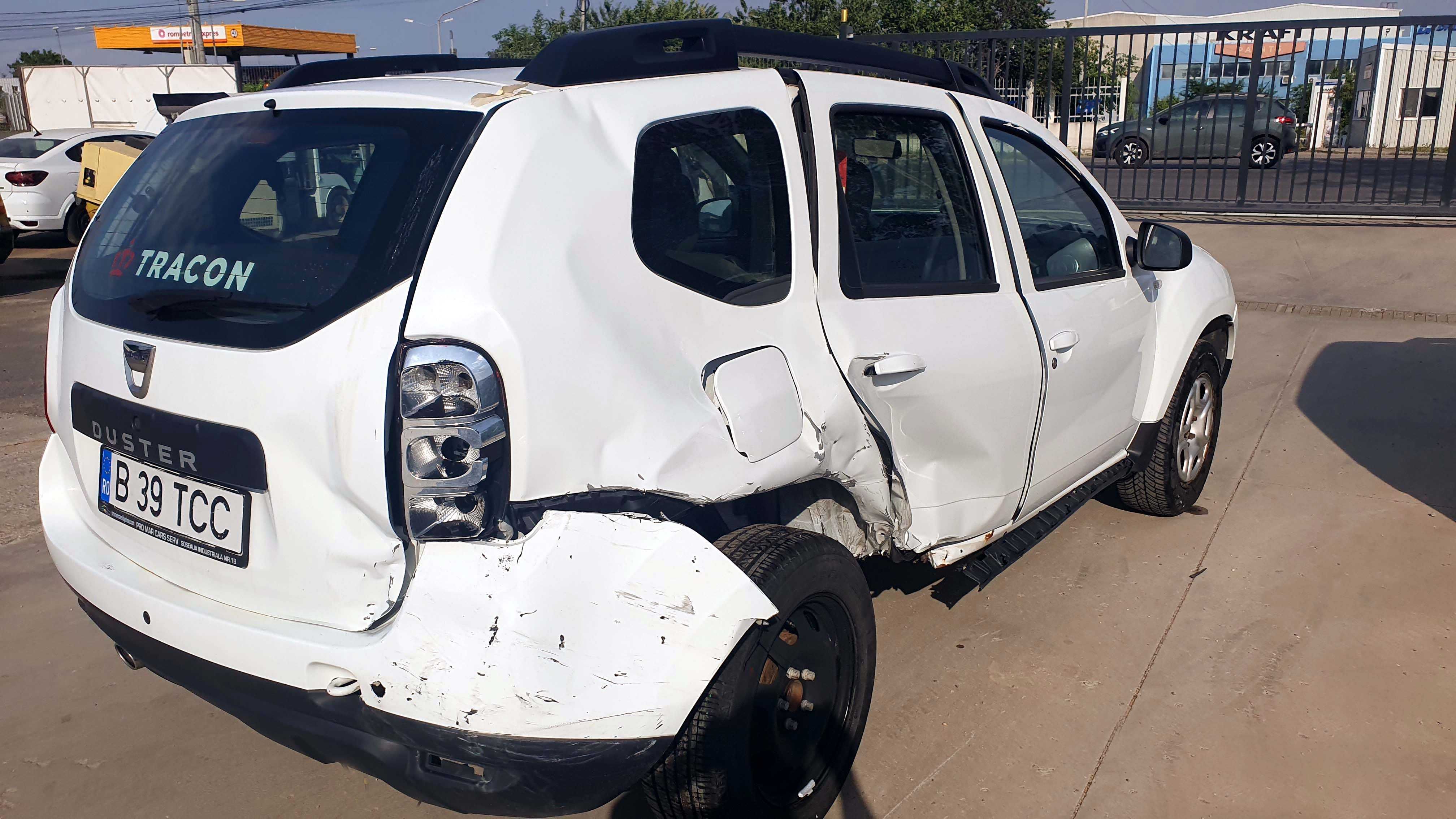 Dacia Duster 1.6i, 4x4, 2017, Aer conditionat - avariat