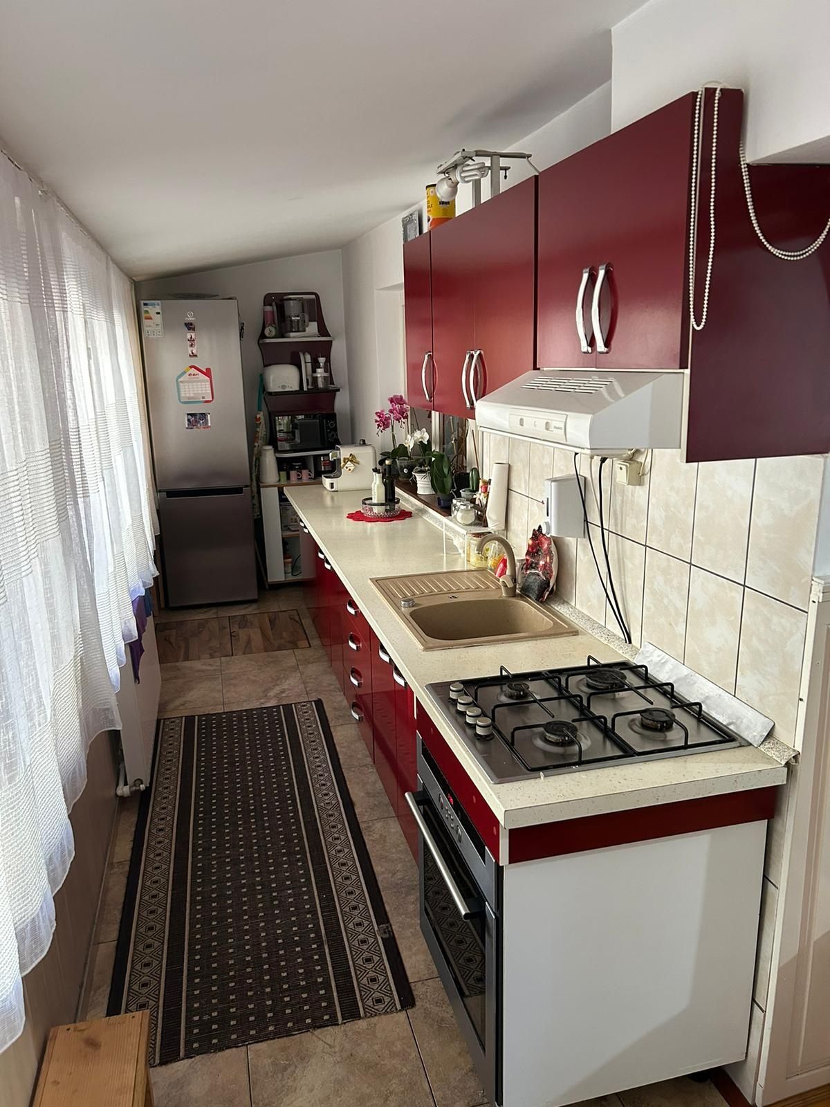 De vânzare apartament 3 camere + salon cu bucătărie în Suceava
