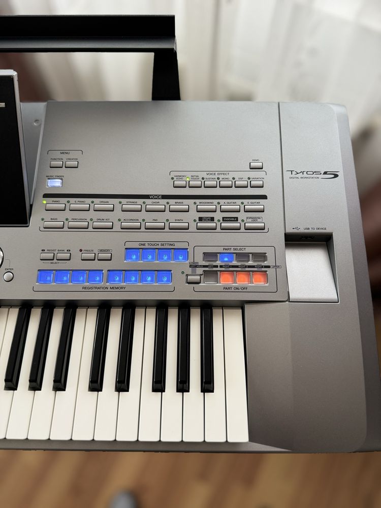 Yamaha Tyros 5 Ca Noua 61 clape impecabila