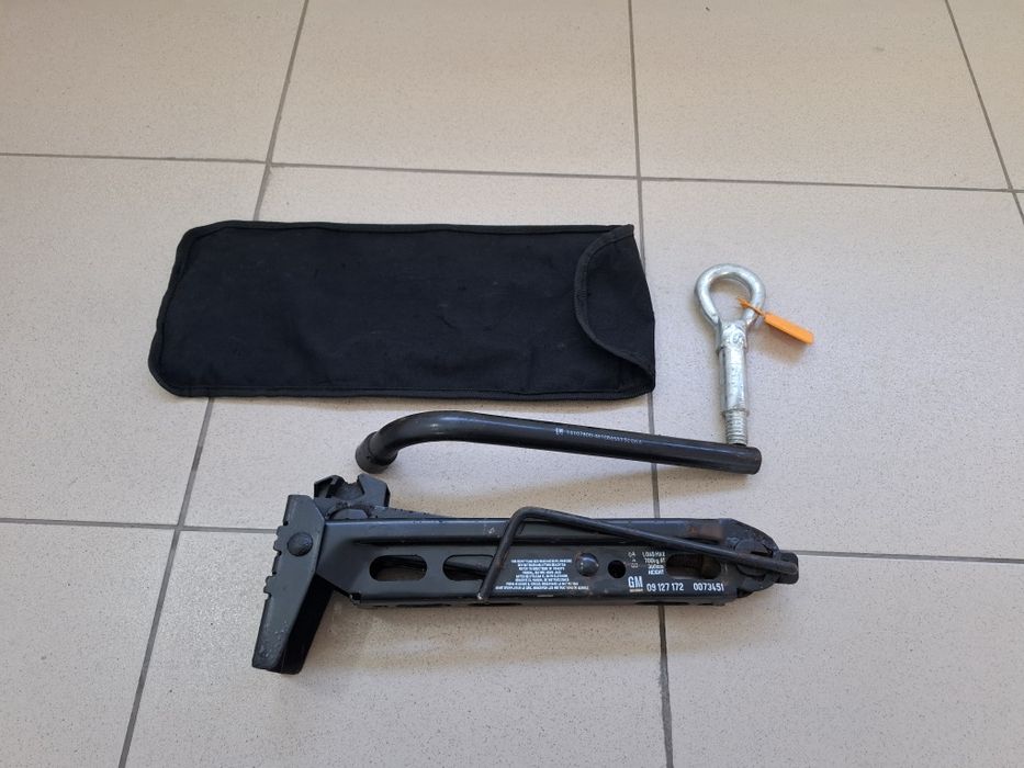 Cric, cheie de roti si cârlig + gentuta Opel Astra G 1998- 2008, GL