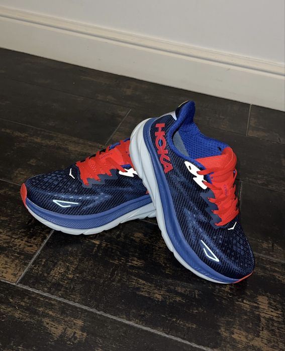 Adidași Sport de Alergare HOKA Clifton Culoare Navy/Roșu Mărimea 40-41