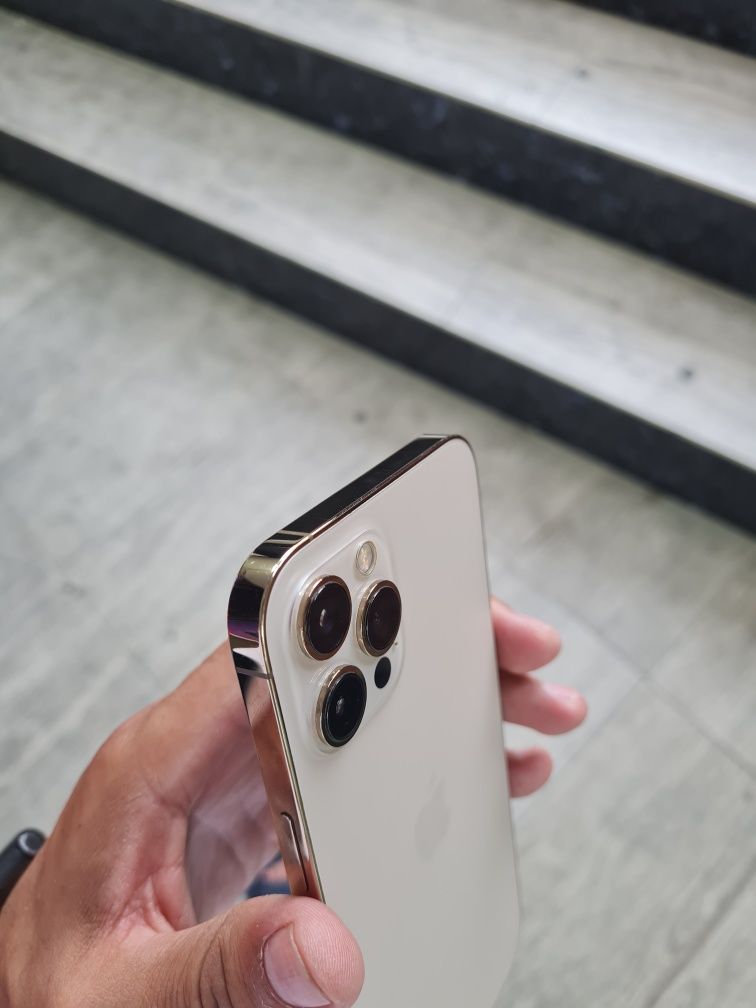 iPhone 12pro max 256/80%
