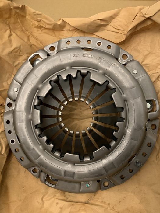 Ambreiaj (disc si placa presiune) Ssangyong Tivoli 1.5 benzină