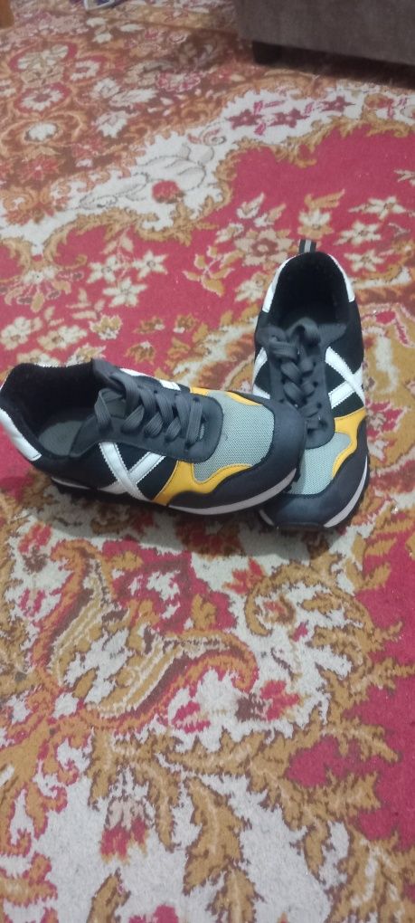 Adidași pentru damă,numărul 38 piele originală