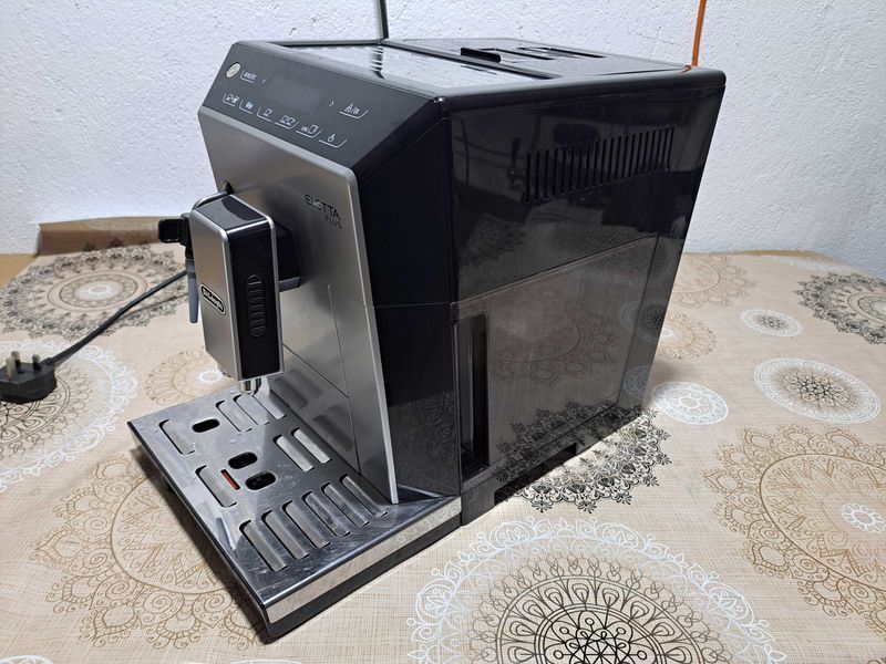 Кафемашина - Delonghi Ecam 44.620.S