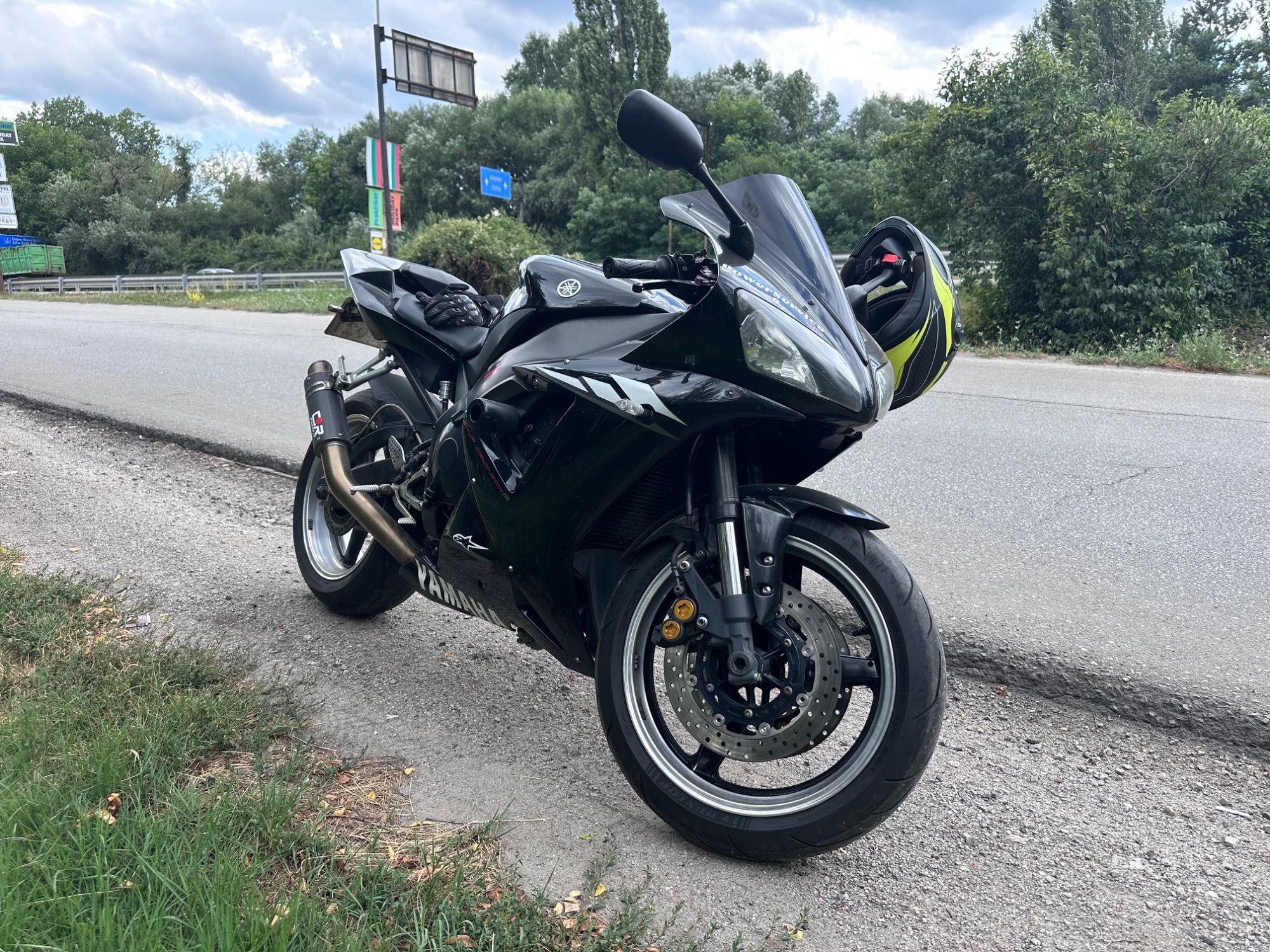 Yamaha R1 YZF R1000