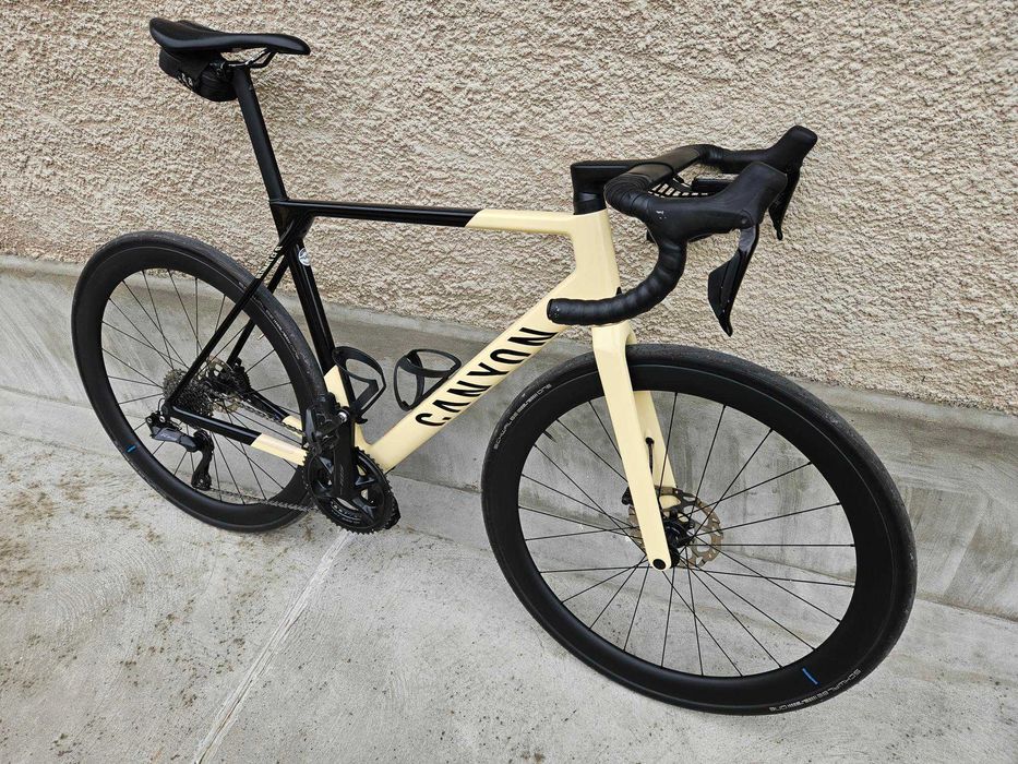 Шосеен велосипед Canyon Ultimate CF 7 Di2