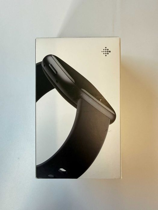 Fitbit Versa 4 Black, sigilat