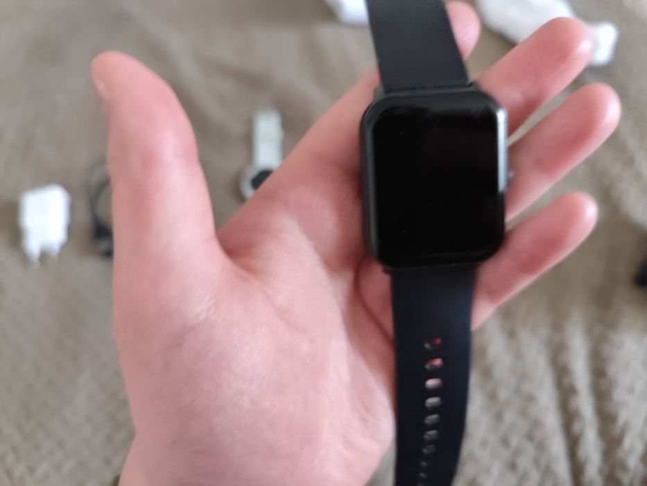 Vând urgent ceasuri amândouă functionabile