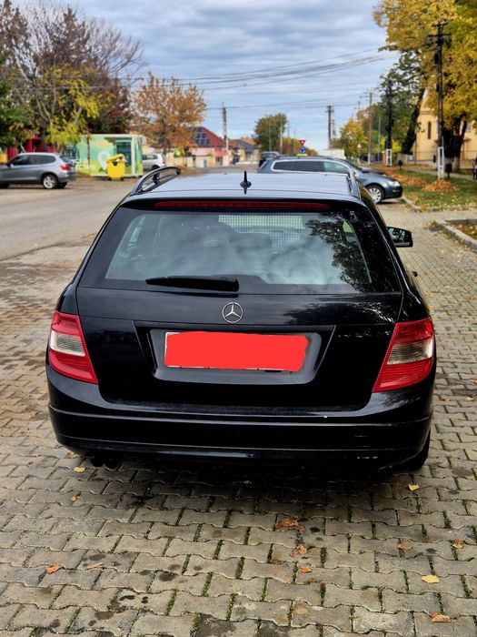 Mercedes C-Class BlueEFFICIENCY 2.2 Diesel – 2011 – înmatriculat RO
