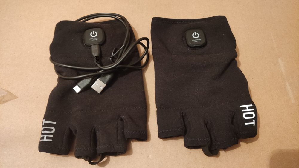 Mănuși fără degete cu încălzire
