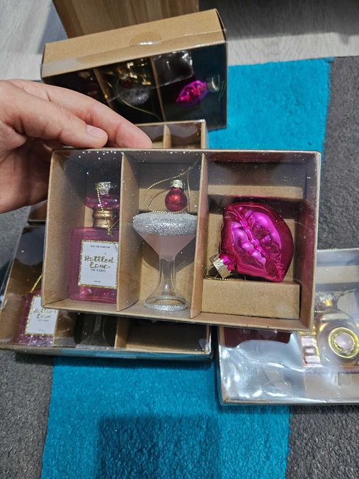 Seturi de globuri mici ideale pentru cadou