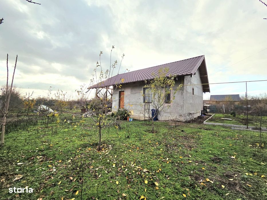 Casă cu 2 camere, teren 1200 mp, gata de utilizare