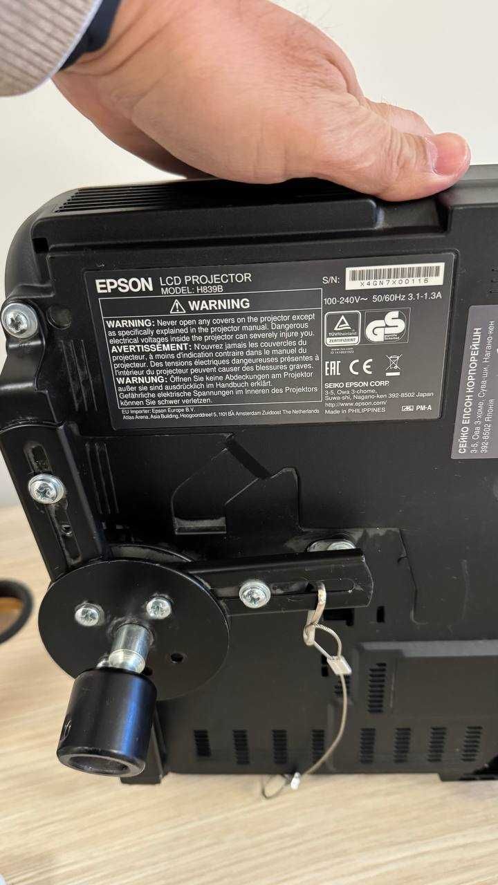 Продам проектор EPSON EB-X400 и экран