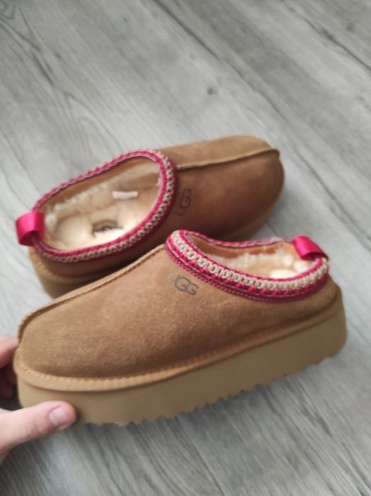 Vand Ugg marimea 38