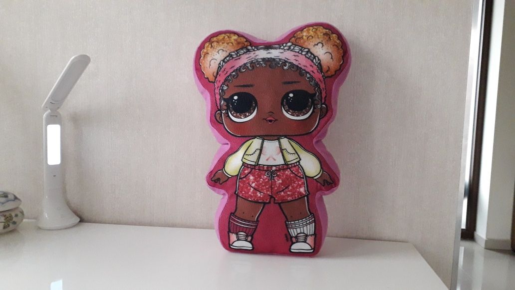 Perna /figurina mare plus Lol Surprse 48 cm
