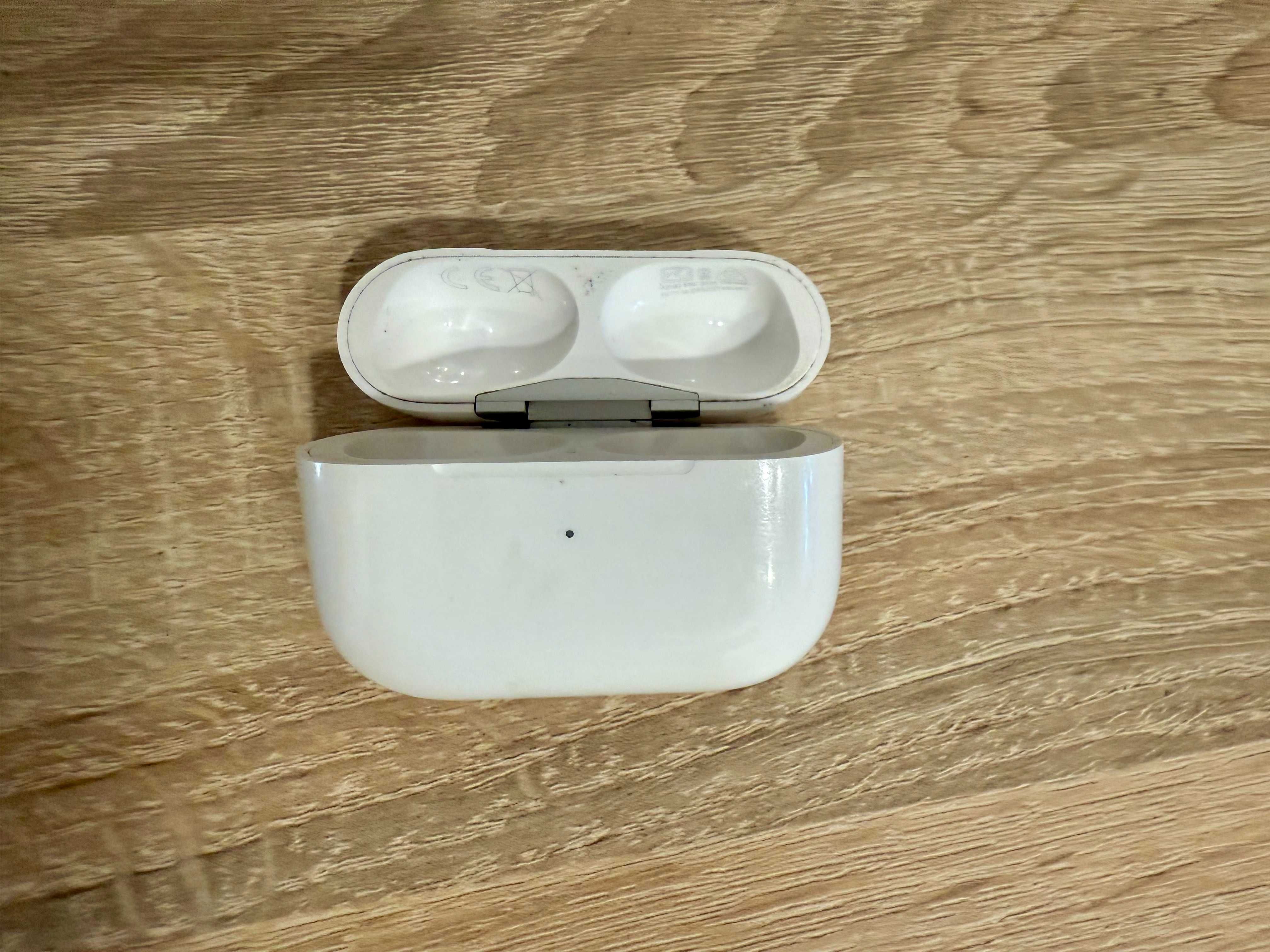 Airpods Pro (prima generatie) - Carcasa (case) de incarcare originala