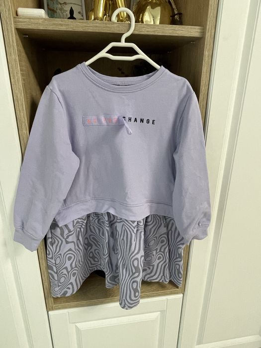 Rochita fete , marimea 110 , stare impecabila purtata de 2 ori