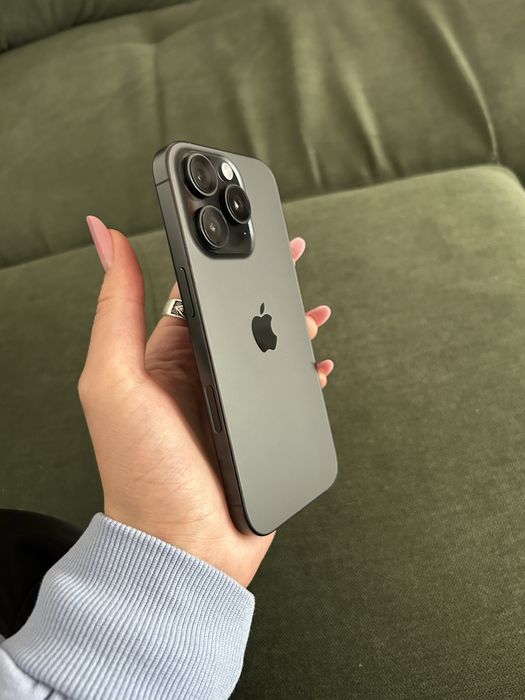 iPhone 16 pro inca in garantie