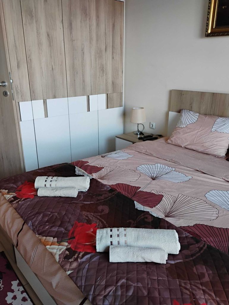 Дава се под наем Двустаен апартамент в София, Кръстова вада - 70 кв.м за 645 € - Снимка #1