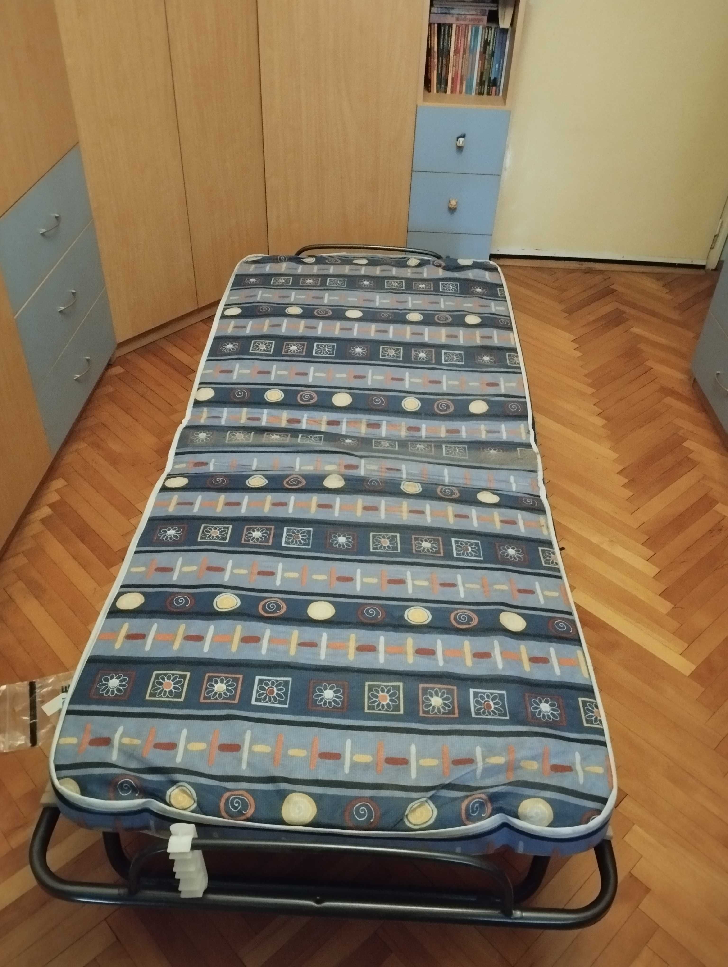 Сгъваемо походно туристическо легло с матрак