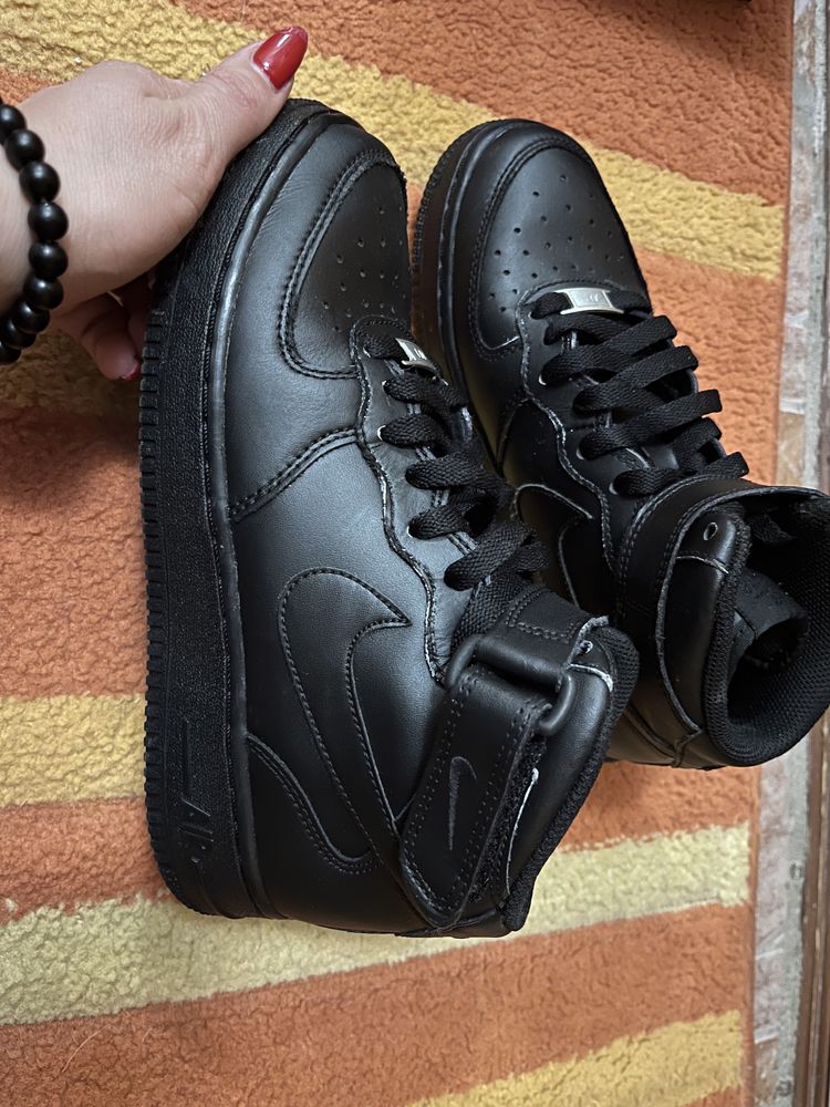 Оригинални кецове Nike Air Force 1 Mid