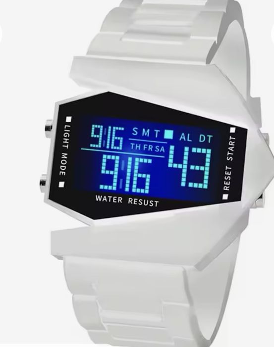 Часовник чисто нов спорт