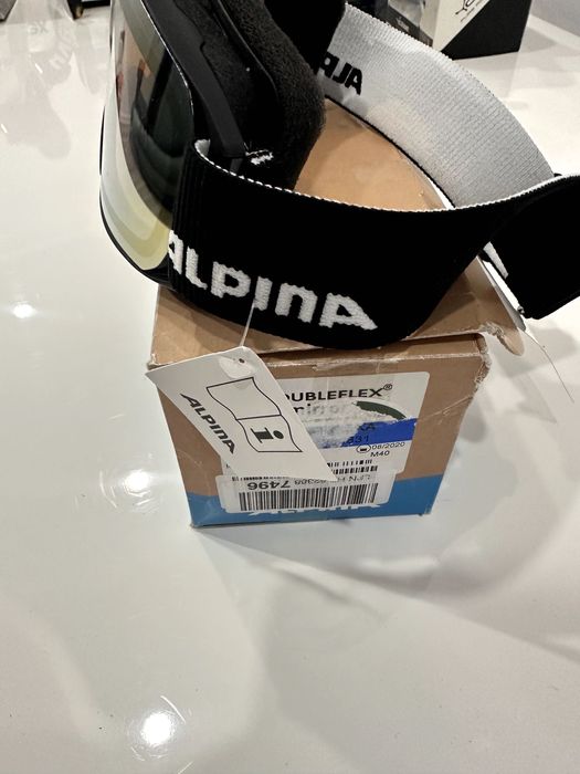 vand ochelari ski/ snowboard ALPINA negru cu lentila aurie